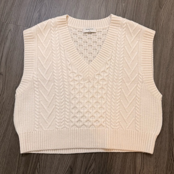 NWOT Aritzia Emporia Merino Wool V neck Sweater Vest S in Birch - Picture 4 of 6